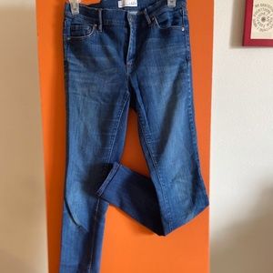 Mid-rise soft stretch denim dark skinny jean
